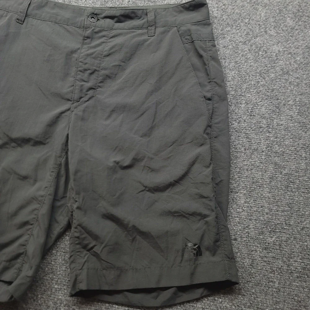 The North Face Men Paramount Peak II Shorts Gray Cargo Hiking Nylon CE7L Size 32